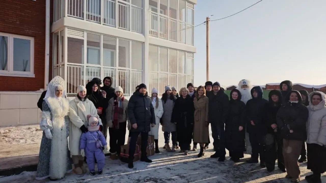 В Тукаевском районе в селе Малая Шильна 16 детей-сирот получили ключи от благоустроенных квартир в новом доме