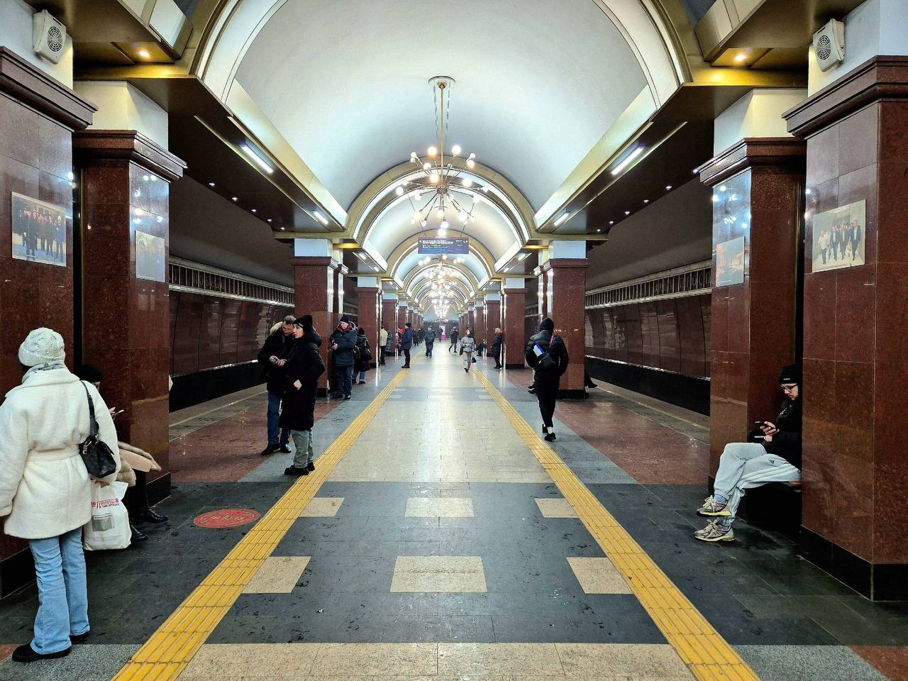 Станции метро «Проспект Победы» и «Дубравная» временно закрыты по техническим причинам