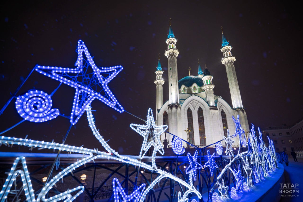 Новогодняя Казань: площадь Тысячелетия и Кремль Новогодняя Казань: площадь Тысячелетия и Кремль