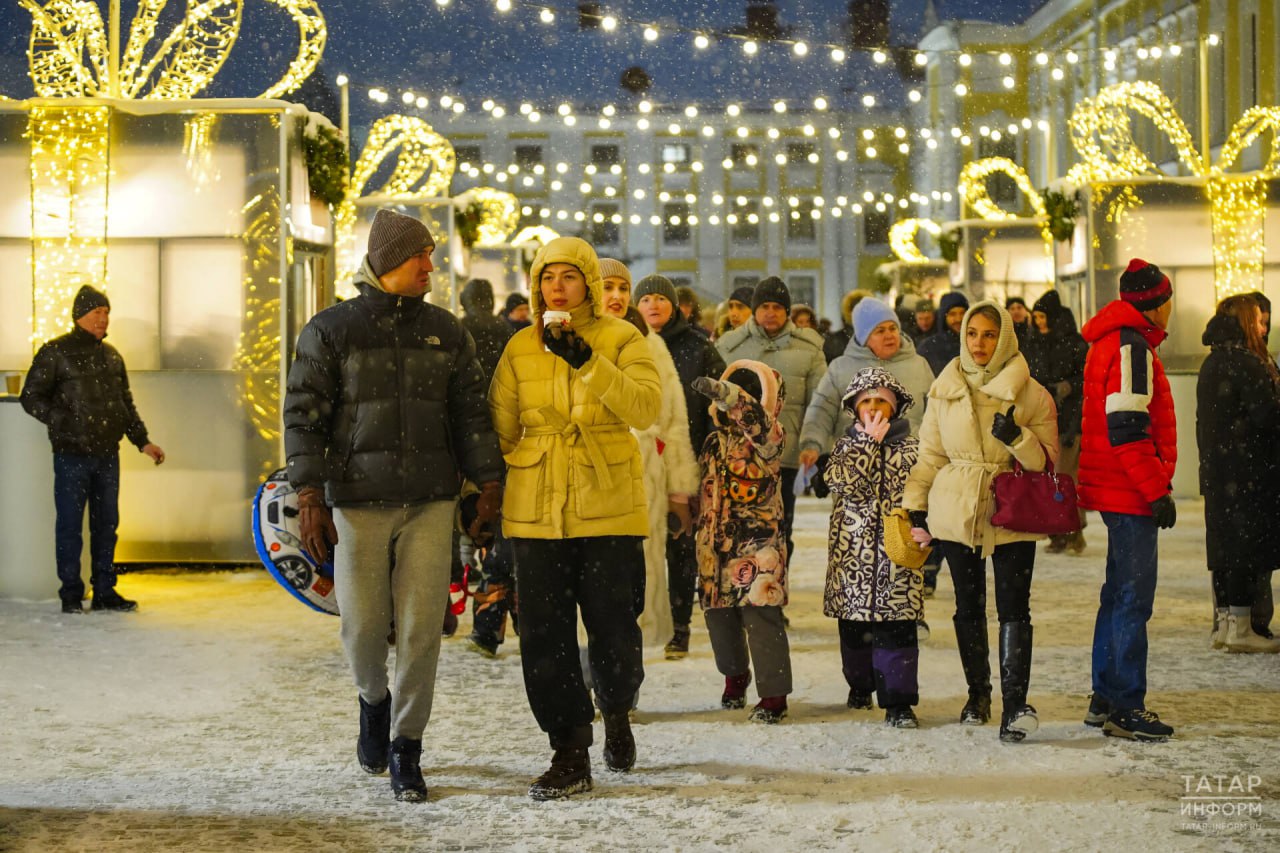 Новогодняя Казань: площадь Тысячелетия и Кремль Новогодняя Казань: площадь Тысячелетия и Кремль