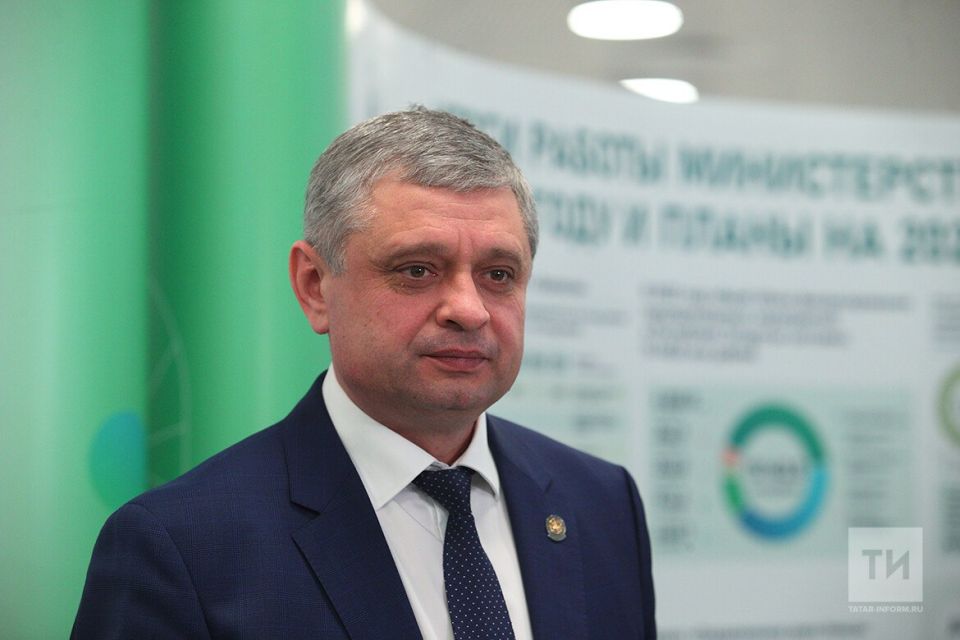 Министр экологии и природных ресурсов Республики Татарстан Александр Шадриков покидает свой пост в связи с новым назначением в Москве, где продолжит работу в природоохранной сфере