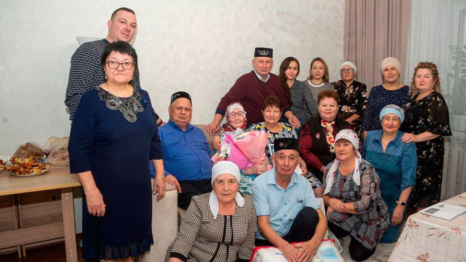 ���� 100-������ ������ �������� ���������� �����������, ��������� ���� ������� ������������