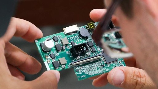 КПРФ предлагает обязать госорганы закупать только отечественную электронику