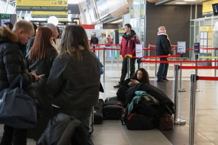 В аэропорту Казани продолжаются массовые задержки рейсов: с опозданием прибудут и вылетят 22 самолета — по 11 на прилет и вылет, следует из онлайн-табло