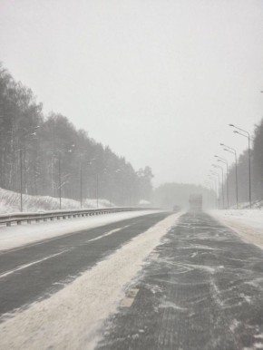 В Татарстане спасатели помогли семье из Подмосковья, едва не замерзшей на трассе М-7
