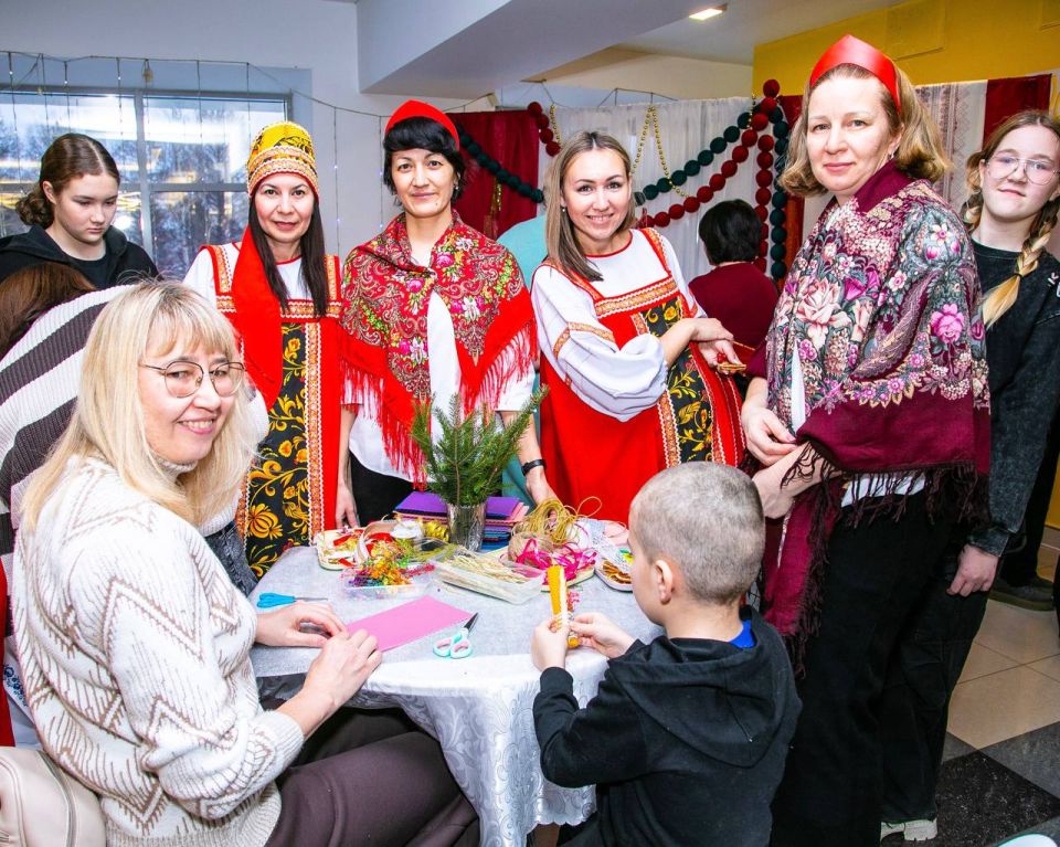 В Доме народного творчества прошёл концерт «35 лет под звездой Рождества» — двойной праздник, посвящённый Рождеству Христову и 35-летию Нижнекамского русского общества