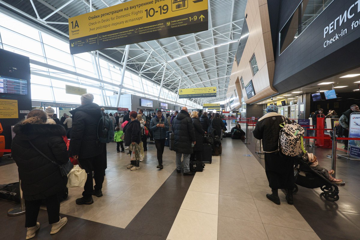 В казанском аэропорту на вылет и прилет задерживаются 7 рейсов, еще один отменен