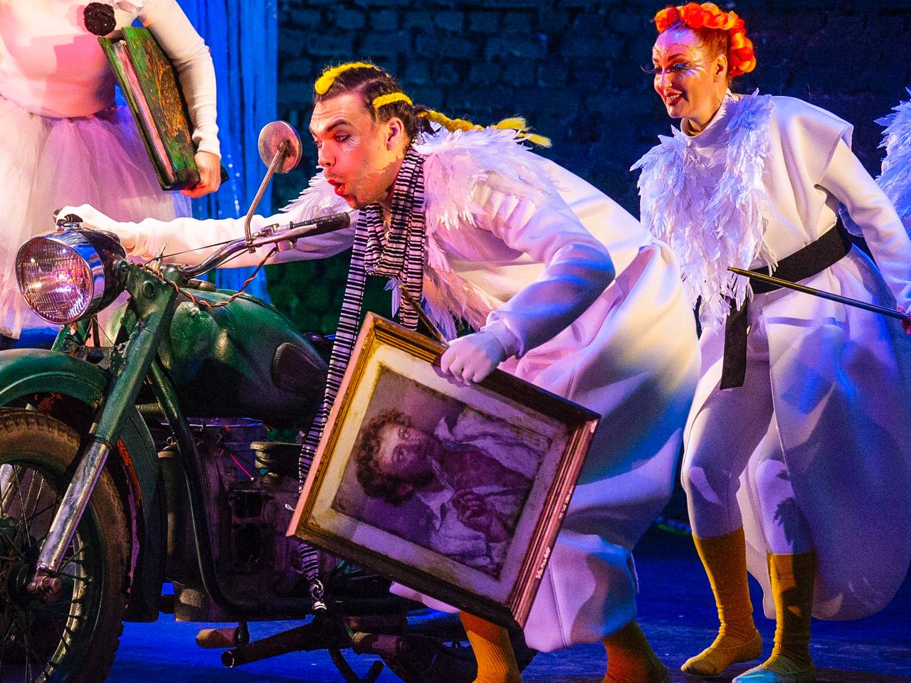 В Нижнекамском ТЮЗе состоялось праздничное рождественское мероприятие для 400 детей из воскресных школ Камских Полян, Большого Афанасово, Чистополя, Новошешминского района и др. В мероприятии приняли участие заместитель... В Нижнекамском ТЮЗе состоялось праздничное рождественское мероприятие для 400 детей из воскресных школ Камских Полян, Большого Афанасово, Чистополя, Новошешминского района и др. В мероприятии приняли участие заместитель...