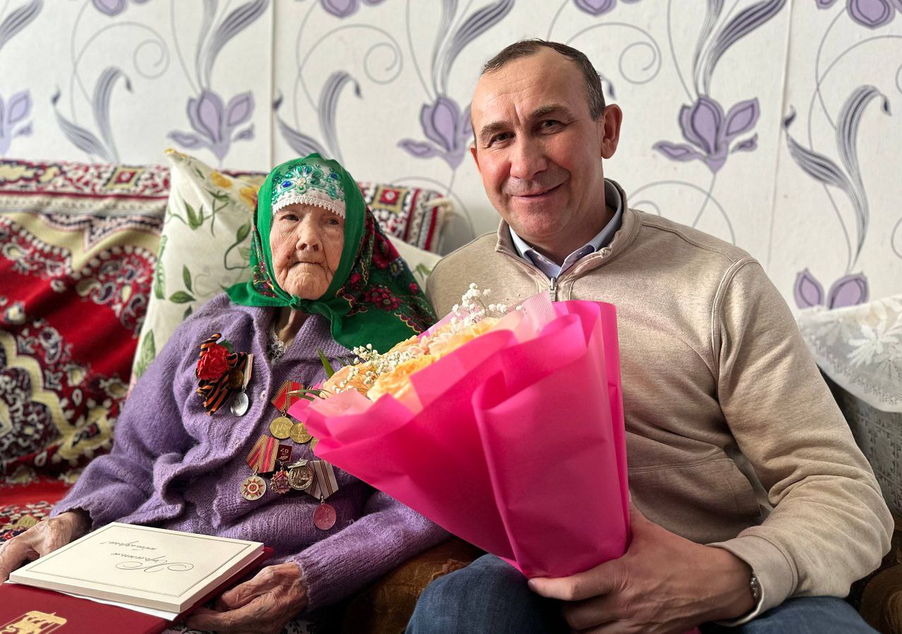 Свой вековой юбилей отметила долгожительница из Тукаевского района, труженица тыла Халила Мингалиева Свой вековой юбилей отметила долгожительница из Тукаевского района, труженица тыла Халила Мингалиева