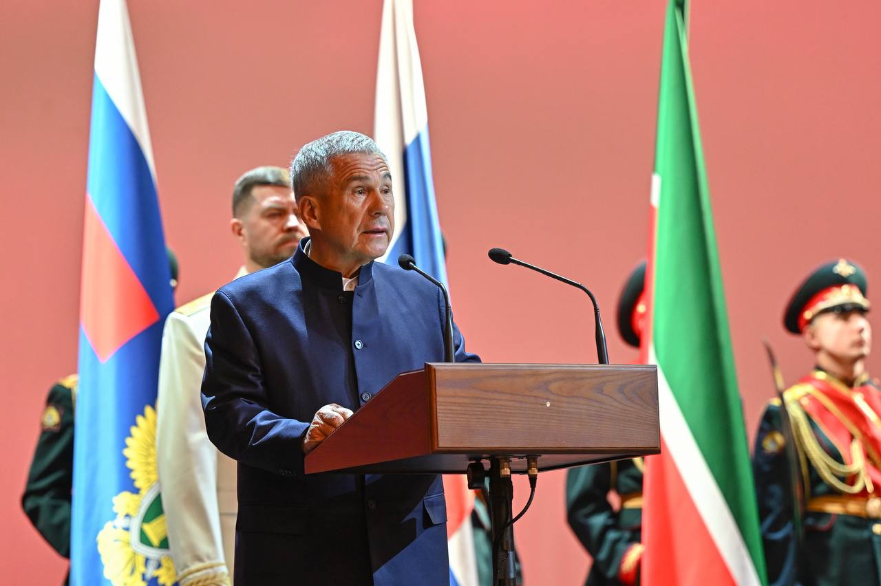 Рустам Минниханов принял участие в торжественной церемонии, приуроченной ко Дню работника прокуратуры