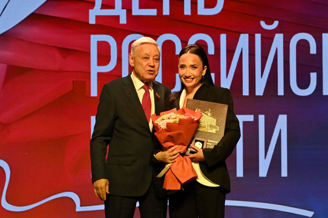 День печати в Татарстане: журналистам вручили государственные награды День печати в Татарстане: журналистам вручили государственные награды