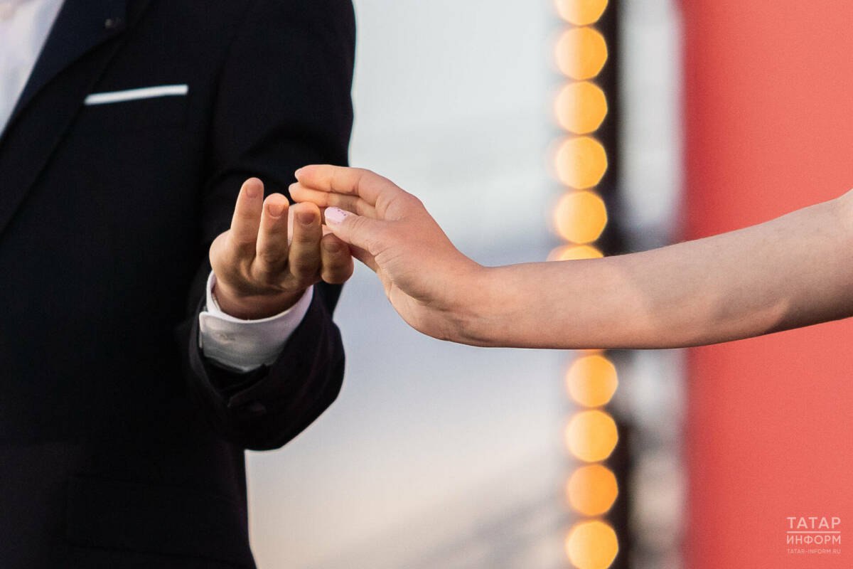 В 2025 году в Казани был зарегистрирован 11 431 брак, сообщает Управление ЗАГС города