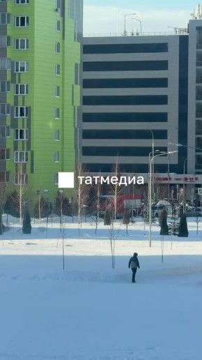 Подписчики сообщают, что к дому на улице Рауиса Гареева в Казани приехали пожарные