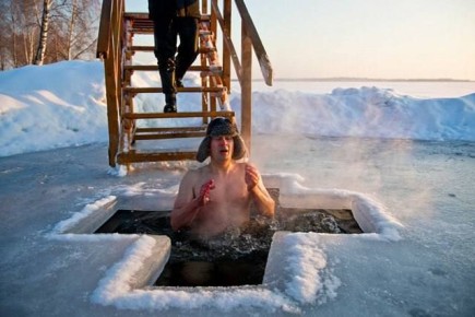 Опасность Крещения: почему не стоит погружаться в прорубь с головой