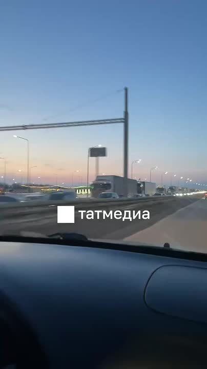 Под Казанью на трассе М-7 в сторону Набережных Челнов образовалась большая пробка