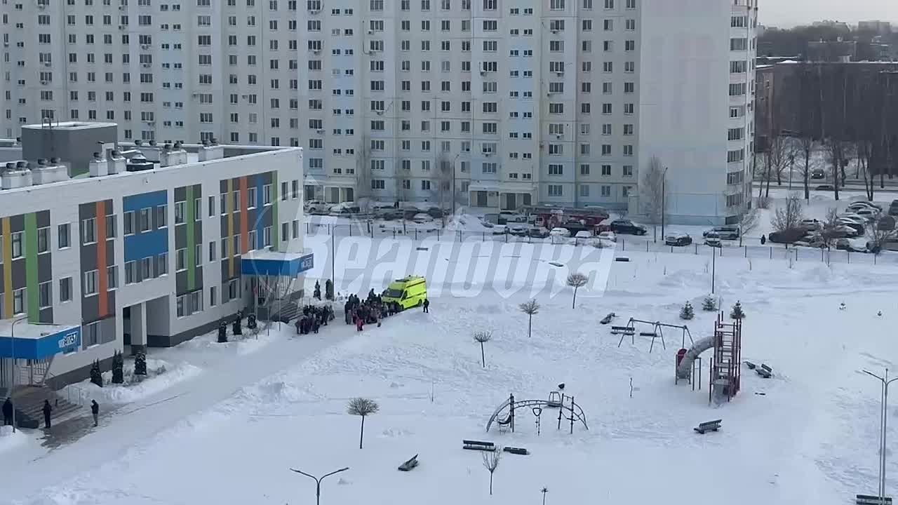Вооруженный ножом подросток напал на вахтершу в лицее в Нижнекамске — его задержали