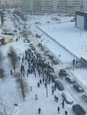 Марина Ахмедова: В Нижнекамске семиклассник ворвался с ножом в лицей №37, ранил вахтёршу и взорвал петарды