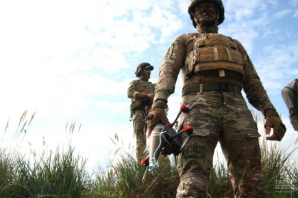 Сотрудники Татарстанского военного комиссариата активно встречаются со студентами колледжей, чтобы рассказать о возможностях контрактной службы в современных Войсках беспилотных систем (БПЛА)