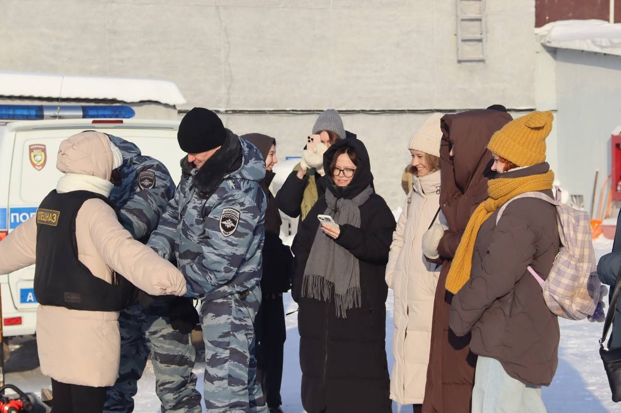 В юбилейный год Управления студенты КФУ изучили историю и возможности службы в полиции В юбилейный год Управления студенты КФУ изучили историю и возможности службы в полиции