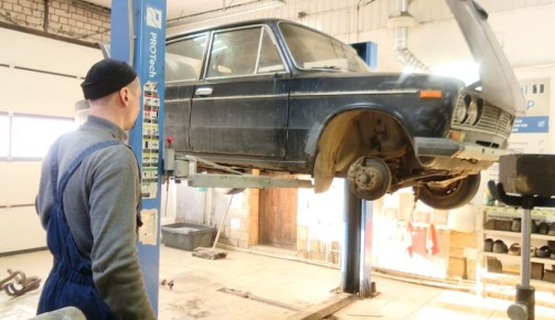 Техника для победы: как в Нижнекамске восстанавливают машины для бойцов СВО