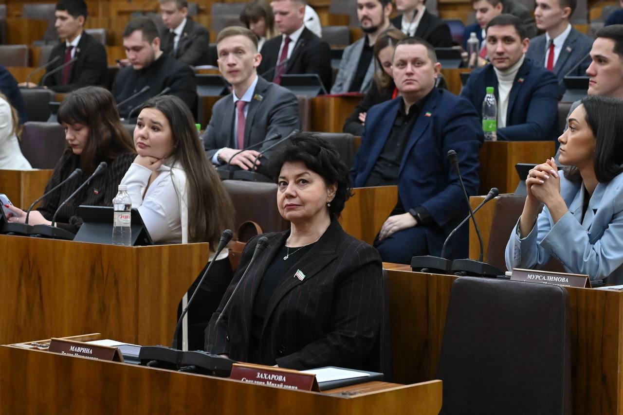 Фарид Мухаметшин: «Работа с молодежью – работа за будущее Татарстана» Фарид Мухаметшин: «Работа с молодежью – работа за будущее Татарстана»