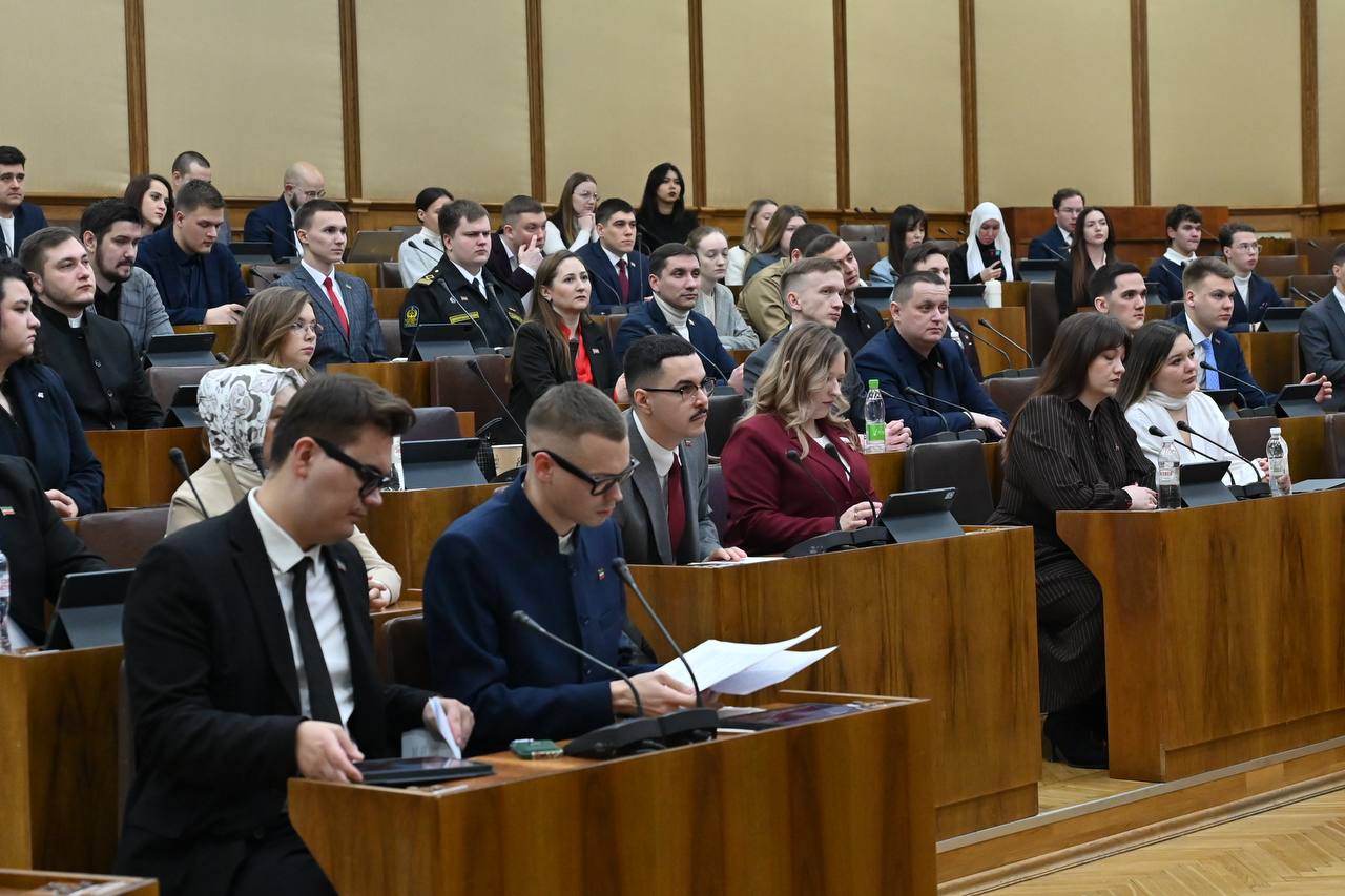 Фарид Мухаметшин: «Работа с молодежью – работа за будущее Татарстана» Фарид Мухаметшин: «Работа с молодежью – работа за будущее Татарстана»