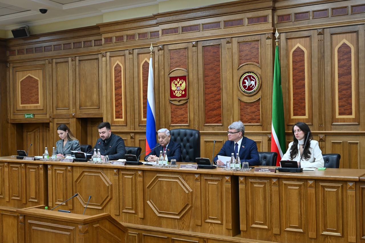 Фарид Мухаметшин: «Работа с молодежью – работа за будущее Татарстана» Фарид Мухаметшин: «Работа с молодежью – работа за будущее Татарстана»