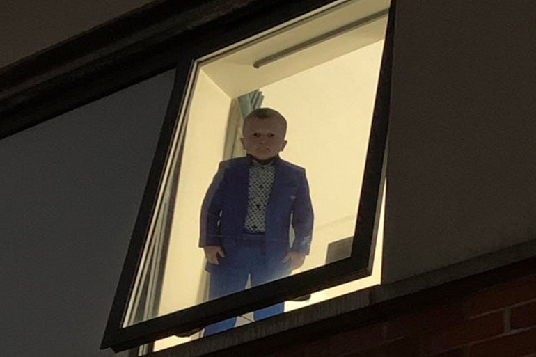 Примерно так выглядит человек, который ещё не подписался на нас в MAX