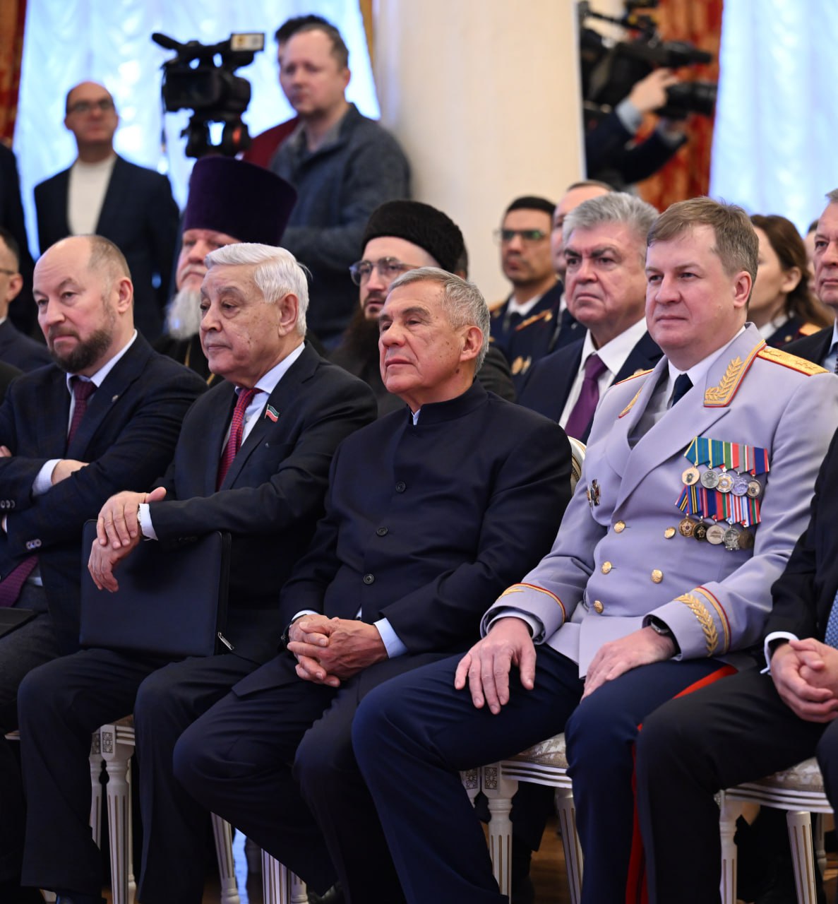 Раис Татарстана Рустам Минниханов принял участие в торжественном мероприятии по случаю 15-летия Следственного комитета РФ Раис Татарстана Рустам Минниханов принял участие в торжественном мероприятии по случаю 15-летия Следственного комитета РФ