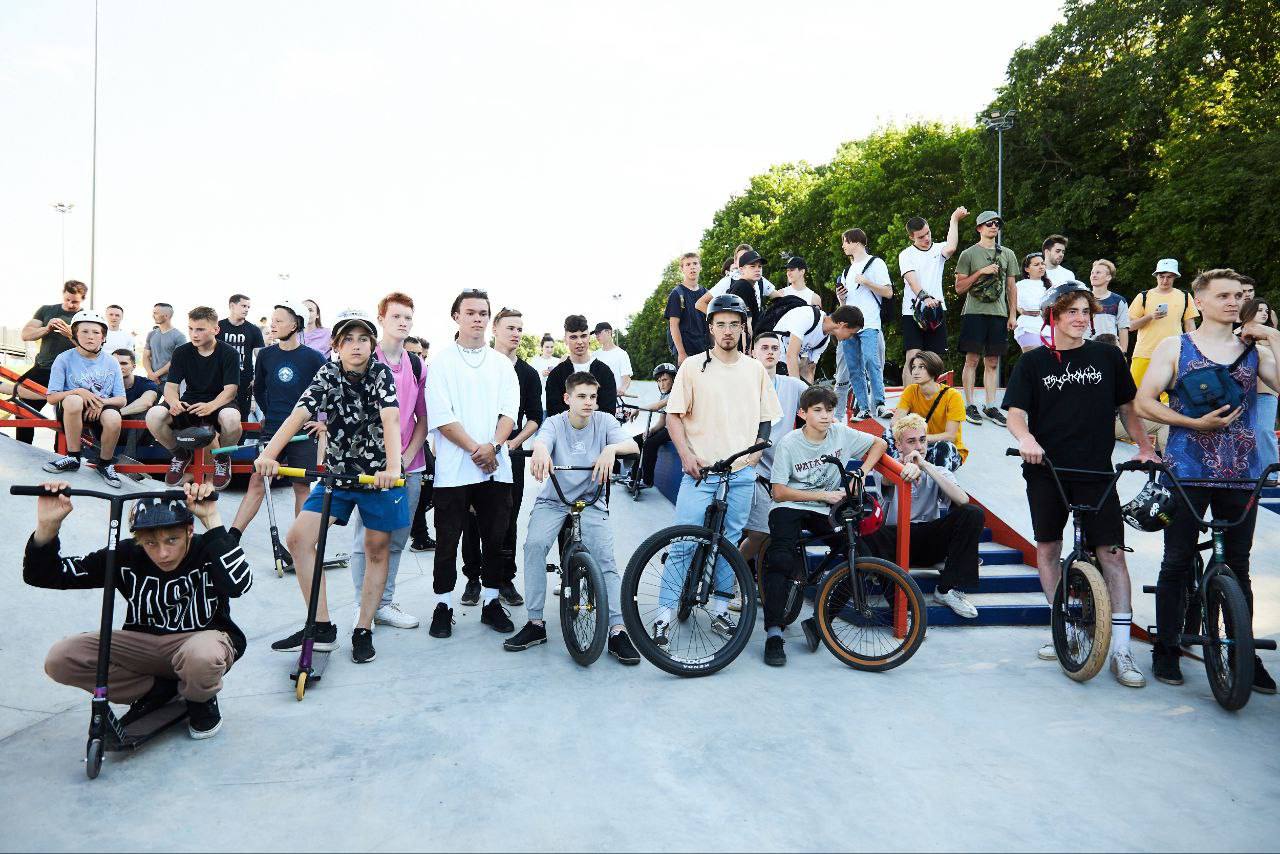 Дорогие студенты, от всей души поздравляю вас с Днём российского студенчества! Дорогие студенты, от всей души поздравляю вас с Днём российского студенчества!