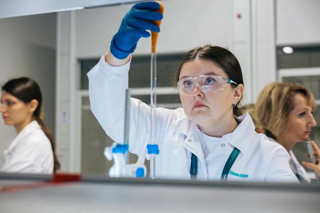 Дорогие студенты, от всей души поздравляю вас с Днём российского студенчества! Дорогие студенты, от всей души поздравляю вас с Днём российского студенчества!