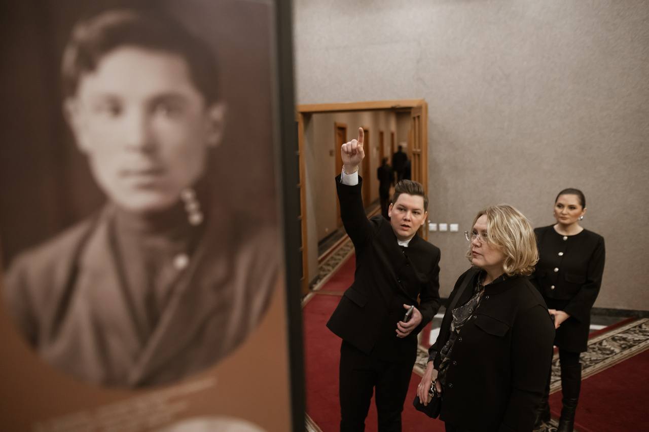 В Татарстане представили передвижную выставку к 120-летию Мусы Джалиля В Татарстане представили передвижную выставку к 120-летию Мусы Джалиля