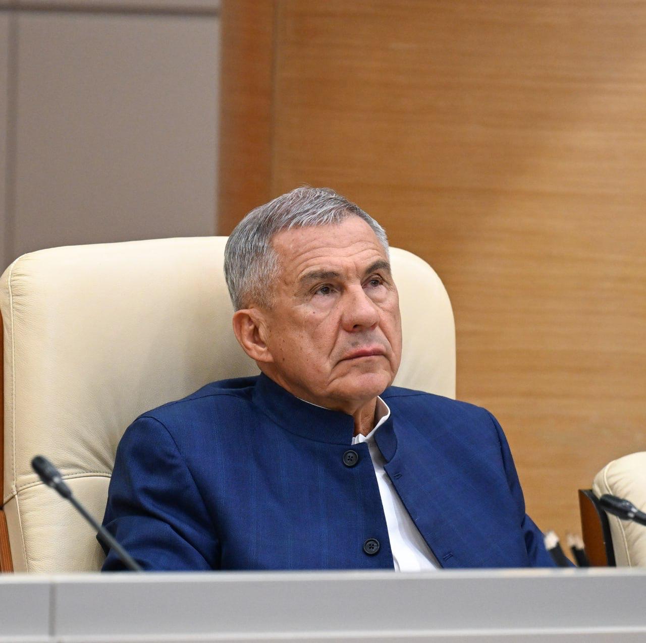 Рустам Минниханов провел заседание Совета директоров АО «Татнефтехиминвест-холдинг»