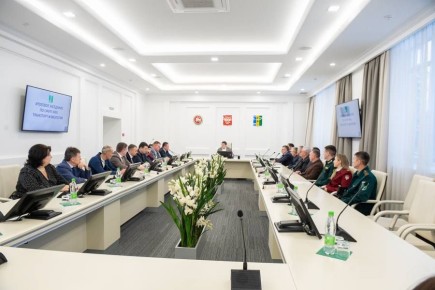 В Доме Советов Нижнекамска под председательством главы НМР состоялось итоговое заседание, посвящённое основным вопросам жилищнокоммунального хозяйства, транспорта и экологической ситуации