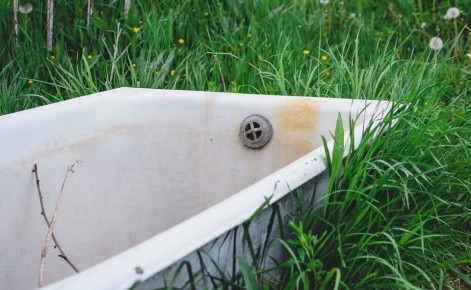 Необычные идеи для старой ванны на даче