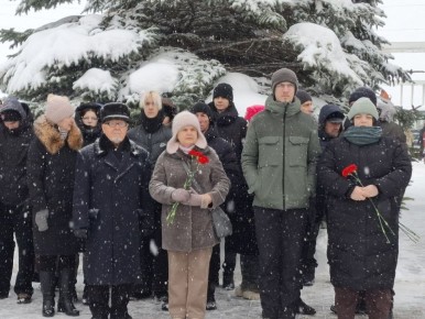 В Нижнекамске проходит митинг памяти 80-го отдельного лыжного батальона