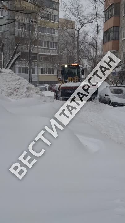 #прислановредакцию. Жители двора на ул. Энергетиков поблагодарили тракториста и УК за уборку снега Жители дома № 3 на улице Энергетиков выразили благодарность трактористу Раилю и сотрудникам УК ЖКХ Московского района за...