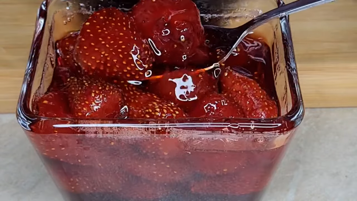 Клубничное варенье за пять минут — просто, быстро и невероятно вкусно
