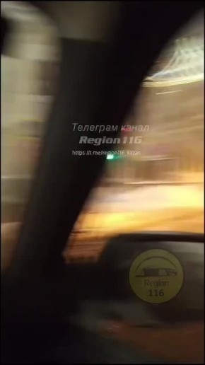 В центре Казани затопило дорогу на Лево-Булачной — видео с места публикуют местные телеграм-каналы