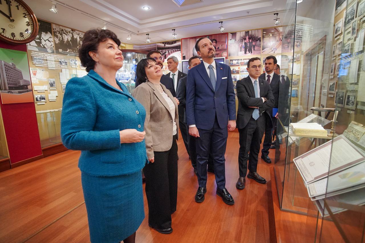 Фарид Мухаметшин: «Парламент Турецкой Республики стал первым зарубежным партнером Госсовета Татарстана» Фарид Мухаметшин: «Парламент Турецкой Республики стал первым зарубежным партнером Госсовета Татарстана»