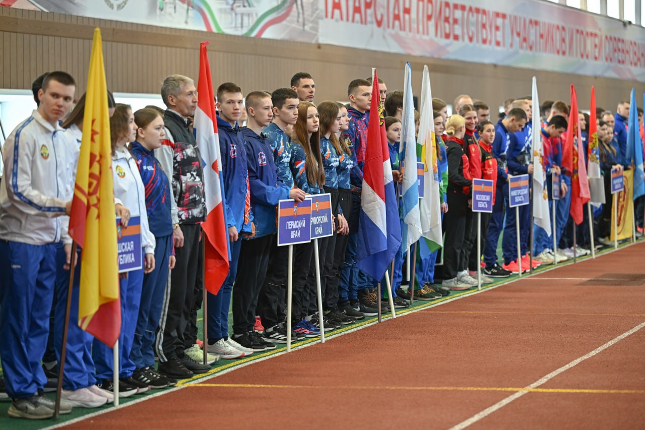 В Казани стартовали XXI Всероссийские соревнования МЧС по пожарно-спасательному спорту на Кубок Премьер-министра Татарстана В Казани стартовали XXI Всероссийские соревнования МЧС по пожарно-спасательному спорту на Кубок Премьер-министра Татарстана