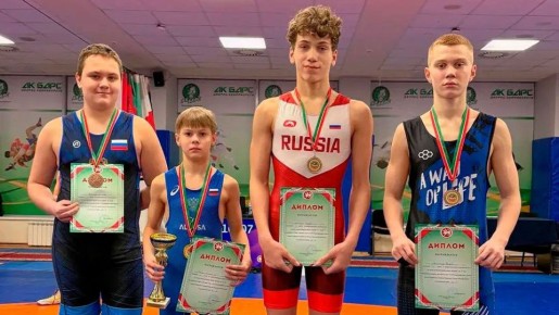 ������������ ���������� ����� ������� �� ����������� ������� ��������� �� ��������������� ������������� �� �����-������� ������ ����� ������ �� 16 ���, ������� ������ � ������ � 4 �� 6 �������