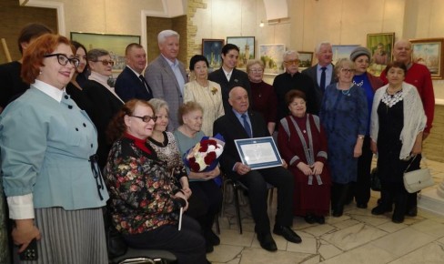 � ����������� �������� 80-������ ������ �������������� ������� ������