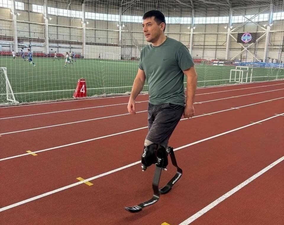 Ветеран СВО, лишившийся обеих ног, готовится к участию в Казанском марафоне