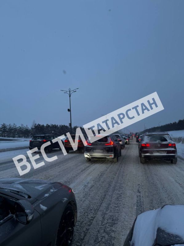 Казань из-за снегопада встала в 9-балльные пробки
