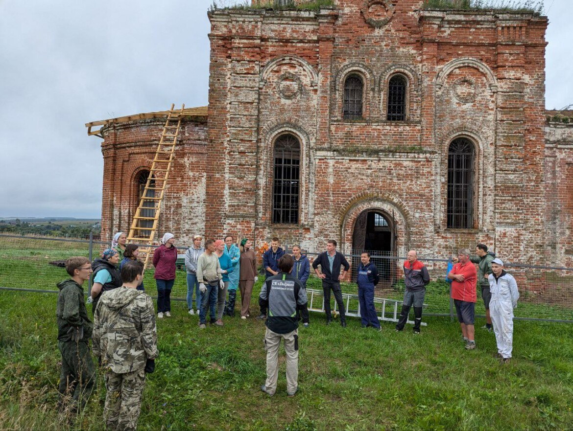 «Теперь наш черед» — как казанский предприниматель возвращает жизнь 40 сельским храмам «Теперь наш черед» — как казанский предприниматель возвращает жизнь 40 сельским храмам