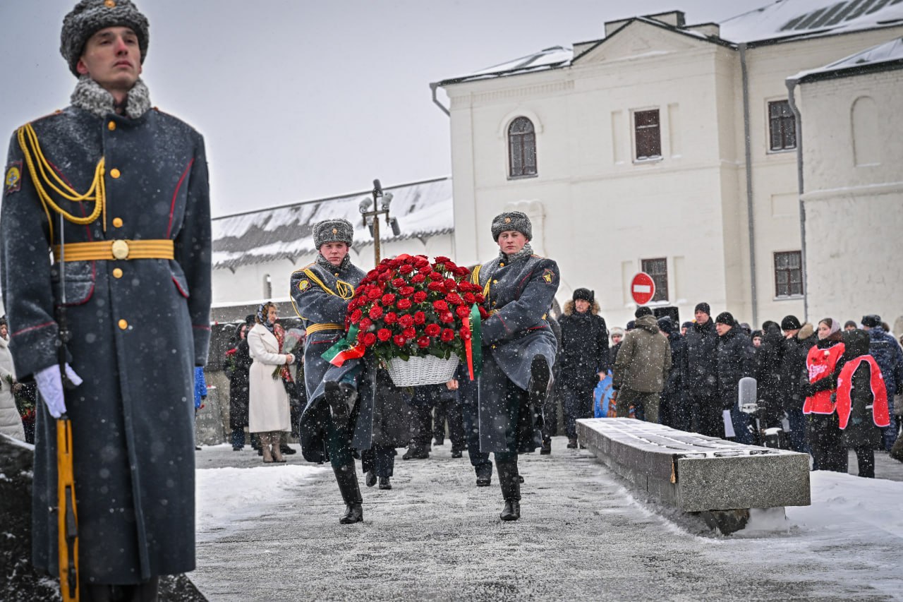 В Татарстане проходят торжественные мероприятия в честь празднования 120-летия со дня рождения Мусы Джалиля В Татарстане проходят торжественные мероприятия в честь празднования 120-летия со дня рождения Мусы Джалиля