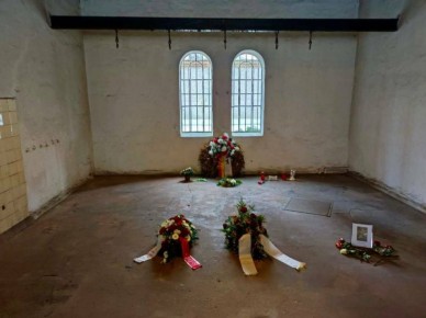 Режиссер Радик Кудояров возложил цветы к месту казни Мусы Джалиля