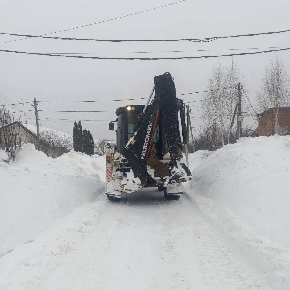 На улице — атмосфера зимней сказки… На улице — атмосфера зимней сказки…