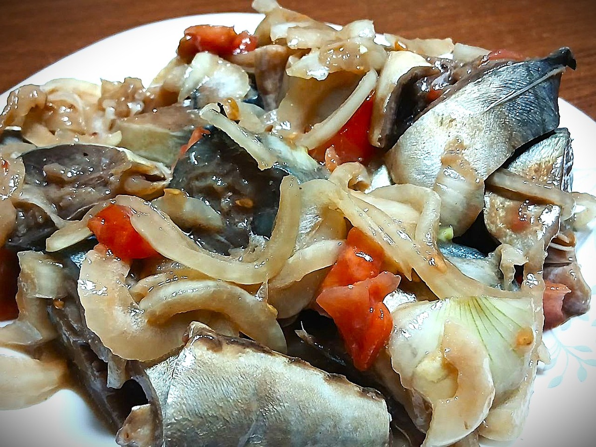 Ароматная скумбрия в маринаде: быстро и вкусно для любого стола